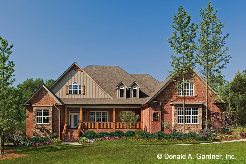 Dream House Plan - Traditional Exterior - Front Elevation Plan #929-778