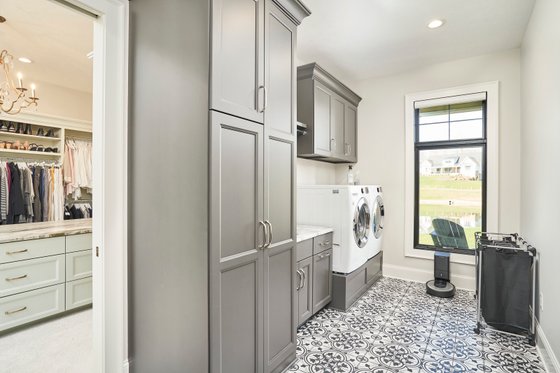 Interior - Laundry for Craftsman House Plan #1089-35 - 3 bed, 2.5 bath