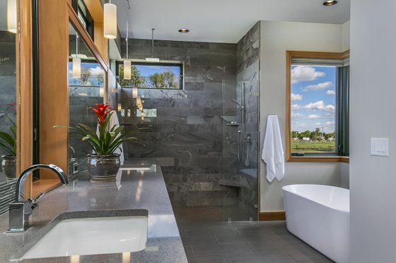 Interior - Master Bathroom 1 for Contemporary House Plan #892-20 - 3 bed, 3.5 bath