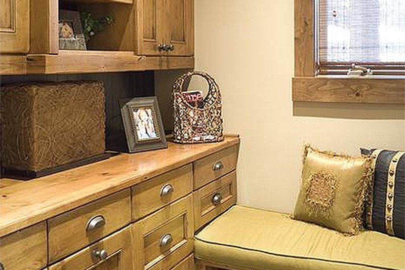 Home Plan - Laundry Room - 5100 Square foot Craftsman home