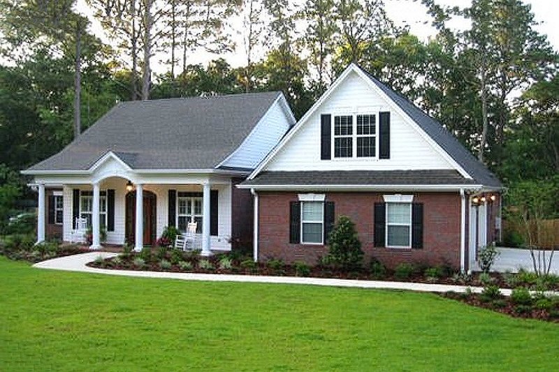 Dream House Plan - Traditional Exterior - Front Elevation Plan #56-164