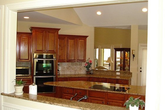 Traditional style home, kitchen photo