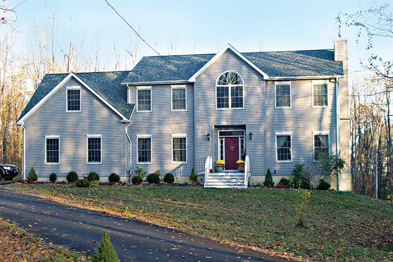 House Blueprint - Colonial Exterior - Front Elevation Plan #1061-5