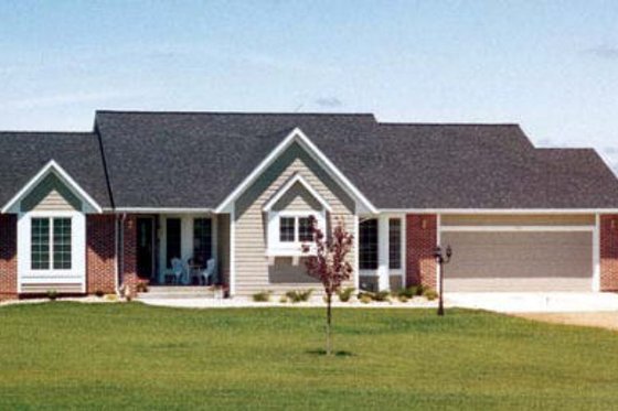 Exterior - Front Elevation for Traditional House Plan #312-281 - 3 bed, 2.5 bath