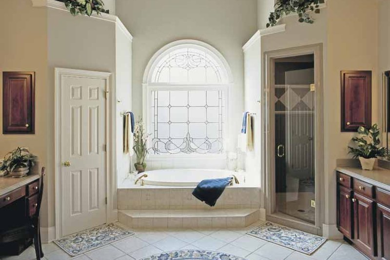 Home Plan - Interior - Master Bathroom for Colonial House Plan #927-174 - 5 bed, 4.5 bath