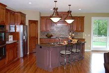 Architectural House Design - Traditional Photo Plan #320-500