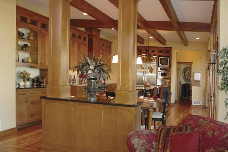Home Plan - Interior - Kitchen 2 for Craftsman House Plan #320-992 - 4 bed, 3.5 bath
