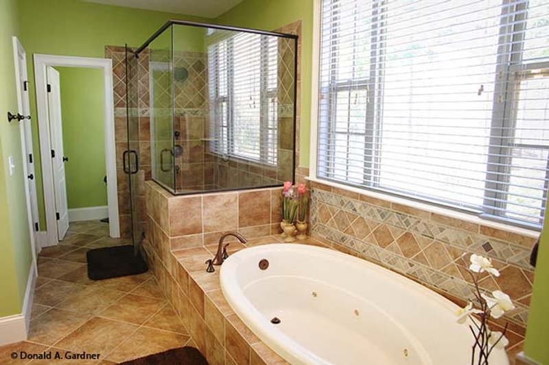 House Plan Design - Interior - Master Bathroom for Ranch House Plan #929-745 - 3 bed, 2 bath