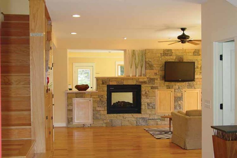 Dream House Plan - Interior - Family Room 1 for Craftsman House Plan #939-1 - 4 bed, 3.5 bath