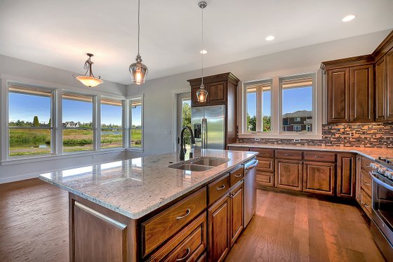 Interior - Kitchen 1 for Craftsman House Plan #1070-5 - 3 bed, 2.5 bath