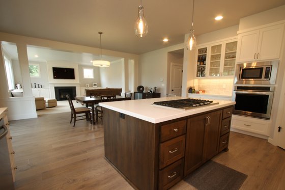 Photo 4 for Craftsman House Plan #124-940 - 3 bed, 2.5 bath