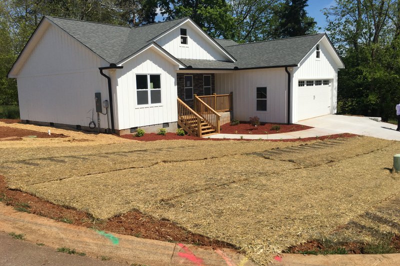 House Design - User Generated 1 for Farmhouse House Plan #430-209 - 3 bed, 2 bath