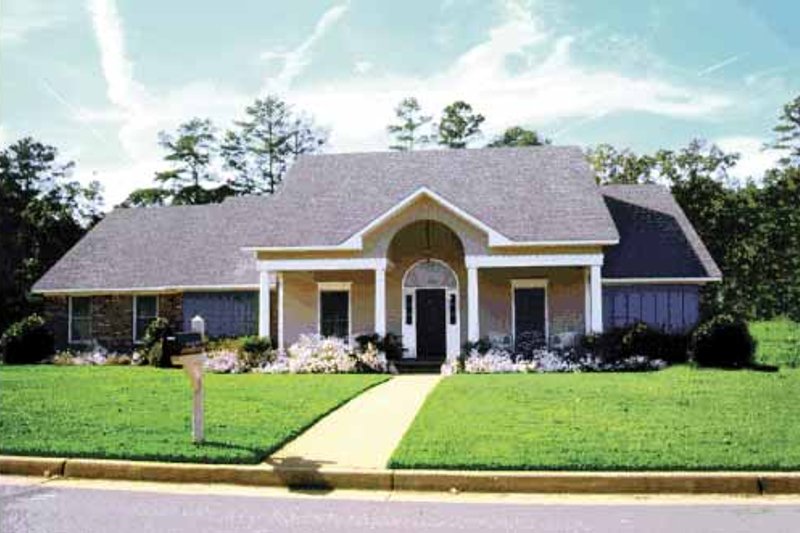 Dream House Plan - Classical Exterior - Front Elevation Plan #36-547