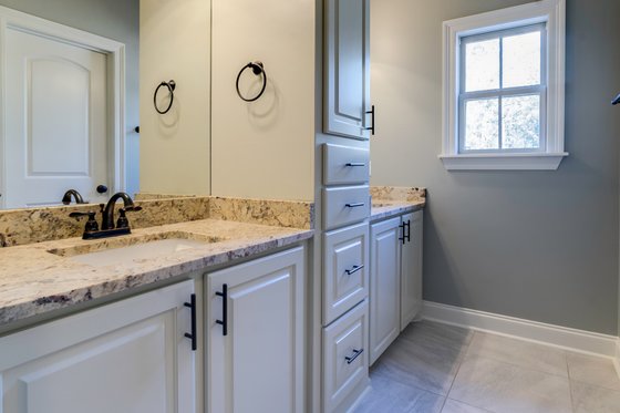 Interior - Bathroom for Craftsman House Plan #430-172 - 3 bed, 2 bath