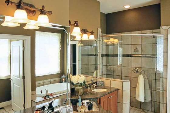 Interior - Bathroom for Craftsman House Plan #927-917 - 3 bed, 2.5 bath