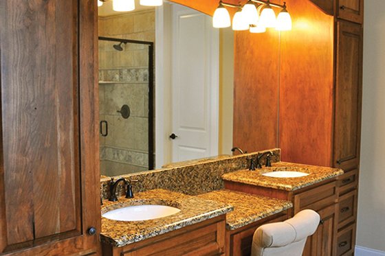 Interior - Master Bathroom for Craftsman House Plan #437-69 - 4 bed, 3.5 bath