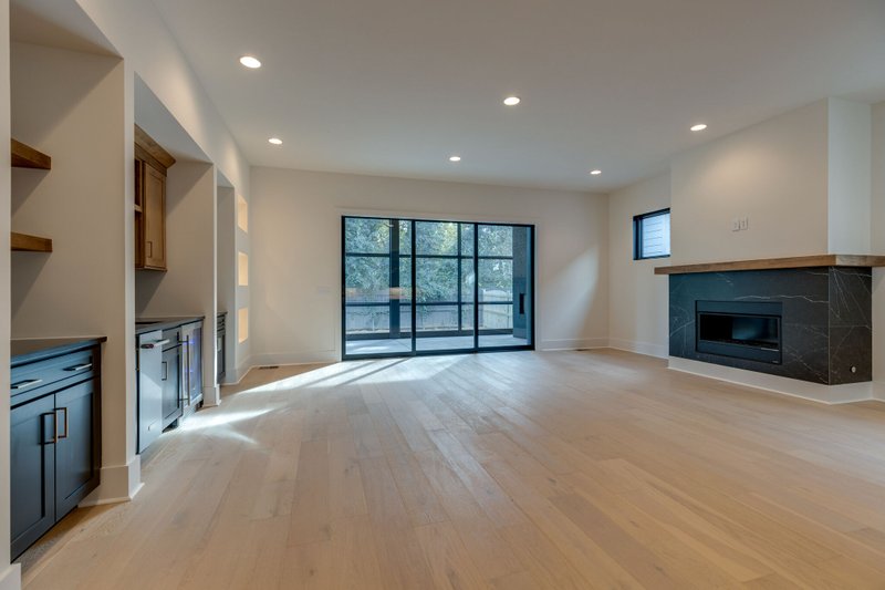 Dream House Plan - Interior - Family Room for Contemporary House Plan #1085-6 - 5 bed, 4.5 bath