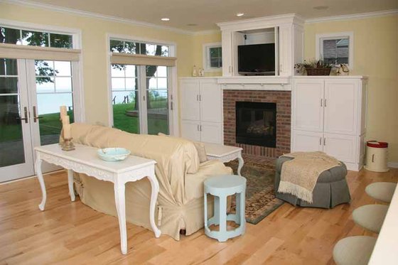Interior - Family Room 2 for Bungalow House Plan #928-191 - 3 bed, 2 bath