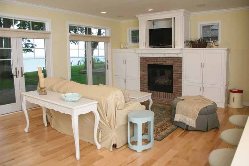 Dream House Plan - Interior - Family Room 2 for Bungalow House Plan #928-191 - 3 bed, 2 bath