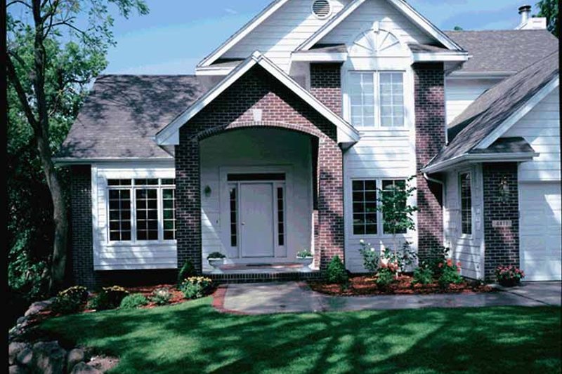 Dream House Plan - Traditional Exterior - Front Elevation Plan #320-527