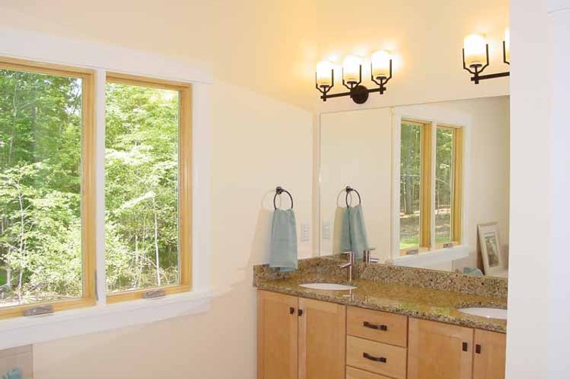 Dream House Plan - Interior - Master Bathroom 2 for Ranch House Plan #939-8 - 3 bed, 2.5 bath
