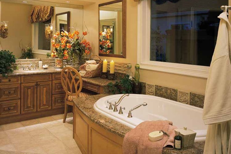 House Design - Interior - Bathroom for Mediterranean House Plan #930-194 - 3 bed, 4.5 bath