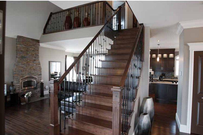 Home Plan - Interior - Entry for European House Plan #23-2547 - 3 bed, 1.5 bath