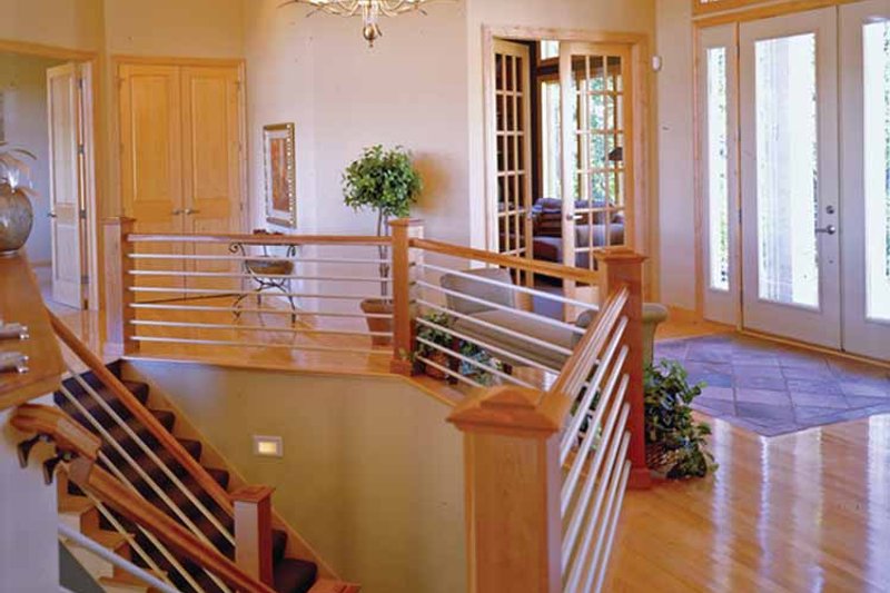 Dream House Plan - Interior - Entry for European House Plan #51-1094 - 2 bed, 2.5 bath