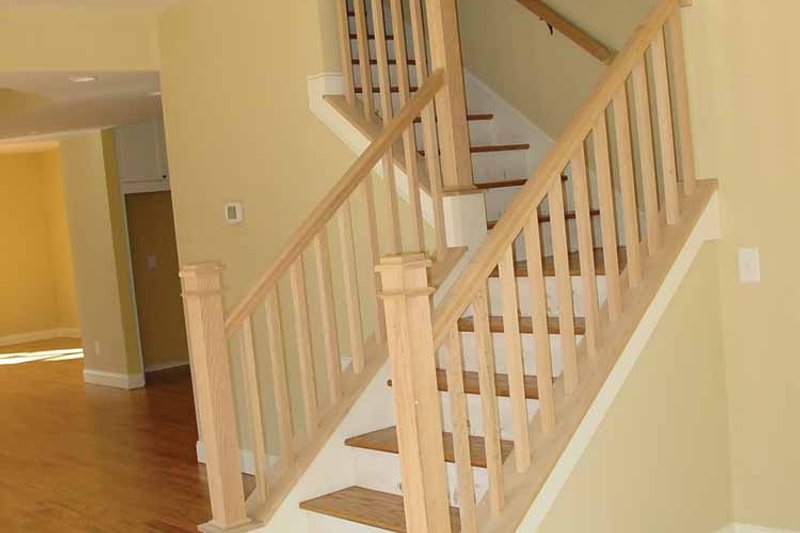 Home Plan - Interior - Entry 1 for Traditional House Plan #939-3 - 4 bed, 2.5 bath