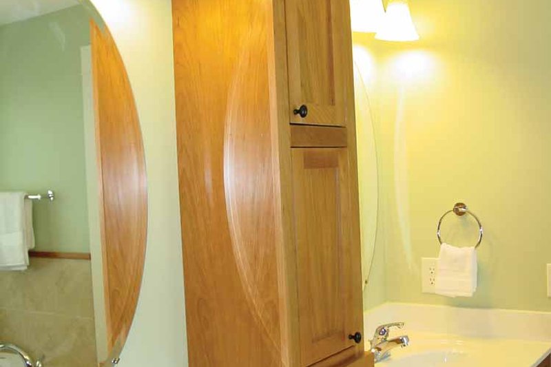 Dream House Plan - Interior - Master Bathroom for Craftsman House Plan #939-1 - 4 bed, 3.5 bath