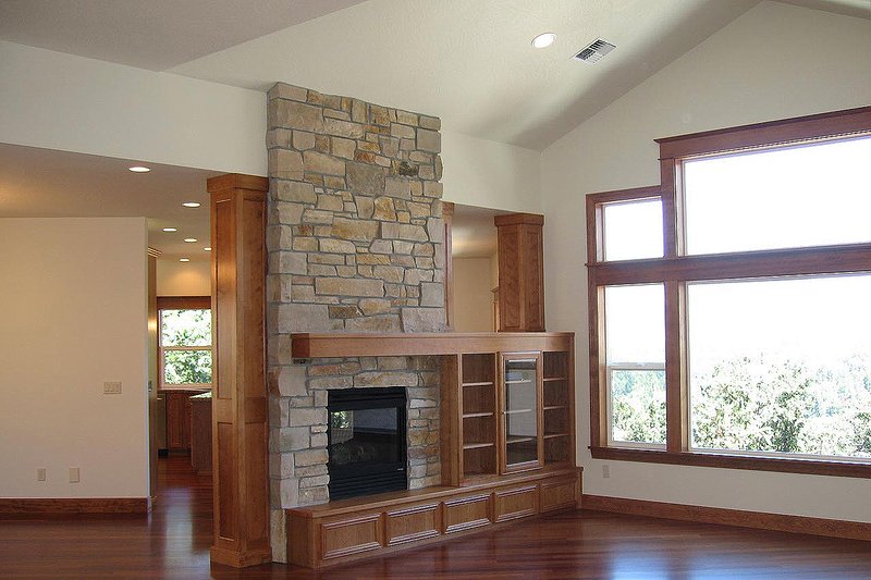 Home Plan - Interior - Family Room for Craftsman House Plan #124-622 - 3 bed, 2.5 bath