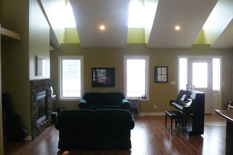 House Plan Design - Interior - Family Room for Traditional House Plan #21-153 - 3 bed, 2 bath
