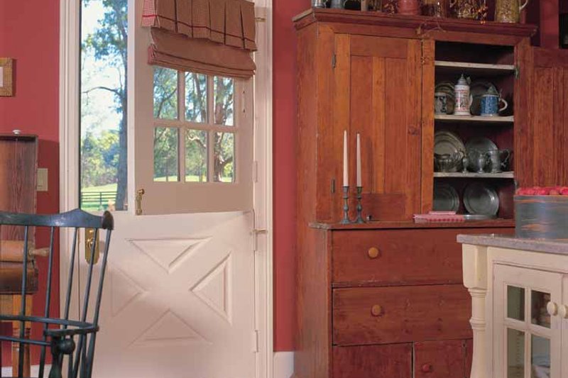 Architectural House Design - Interior - Kitchen for Colonial House Plan #137-305 - 4 bed, 4 bath