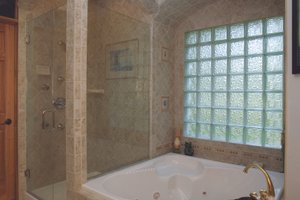 Interior - Master Bathroom 1 for Craftsman House Plan #120-198 - 3 bed, 2.5 bath