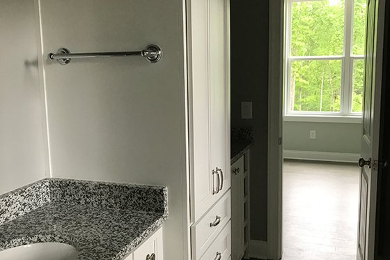 Interior - Bathroom 1 for Craftsman House Plan #437-76 - 4 bed, 3.5 bath