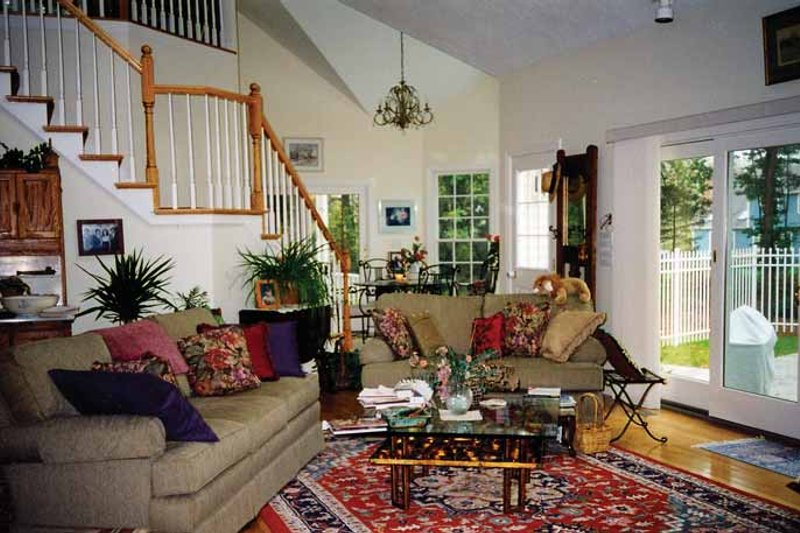House Plan Design - Interior - Family Room for Country House Plan #314-184 - 4 bed, 3 bath