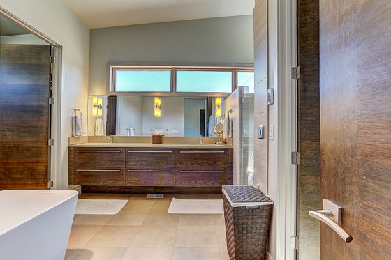 Interior - Master Bathroom for Modern House Plan #892-12 - 3 bed, 3.5 bath