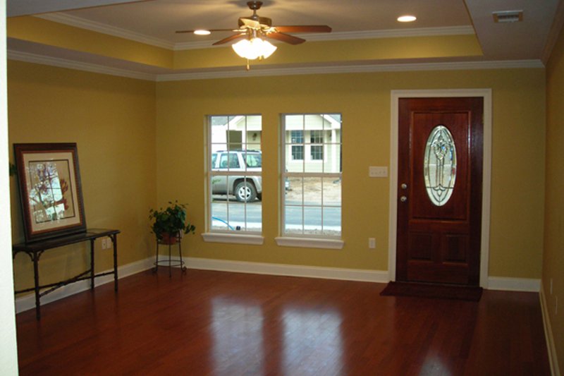 House Design - Interior - Family Room for Traditional House Plan #430-38 - 3 bed, 2 bath