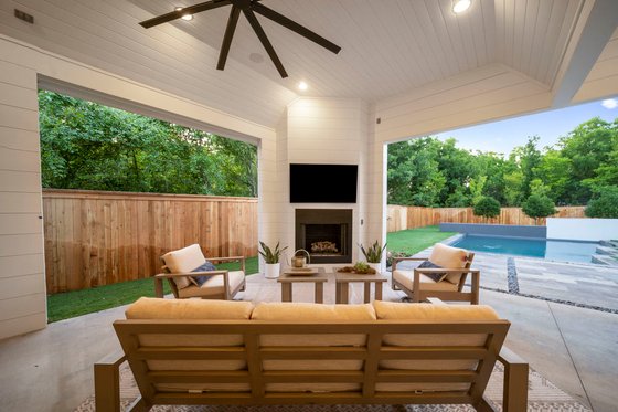 Exterior - Covered Porch 1 for Traditional House Plan #1098-8 - 4 bed, 4.5 bath