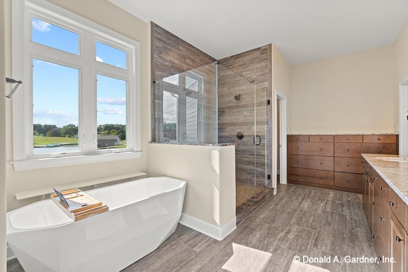 Home Plan - Interior - Master Bathroom for Country House Plan #929-649 - 5 bed, 4 bath