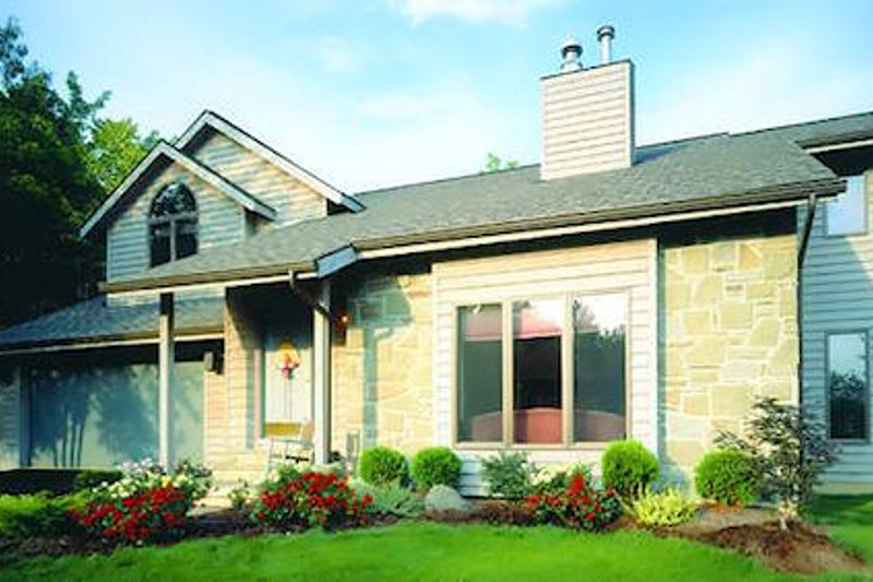 Home Plan - Traditional Exterior - Front Elevation Plan #320-396
