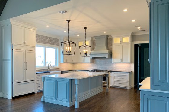 Interior - Kitchen for Craftsman House Plan #437-96 - 4 bed, 4.5 bath