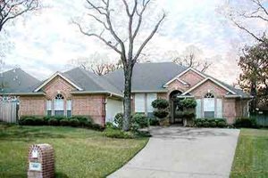 Traditional Exterior - Front Elevation Plan #84-195