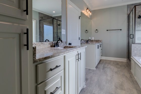 Interior - Master Bathroom for Craftsman House Plan #430-172 - 3 bed, 2 bath