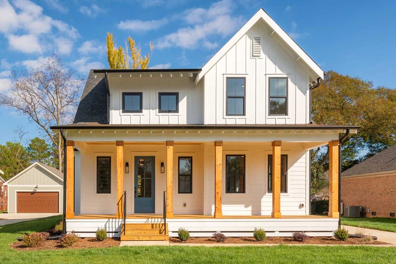 House Plan Design - Farmhouse Exterior - Front Elevation Plan #461-74