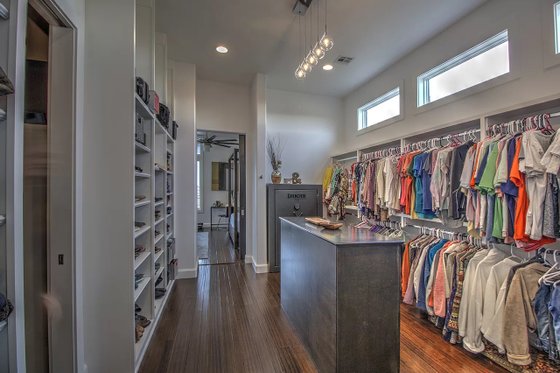 Interior - Other 13 for Contemporary House Plan #935-5 - 4 bed, 4 bath