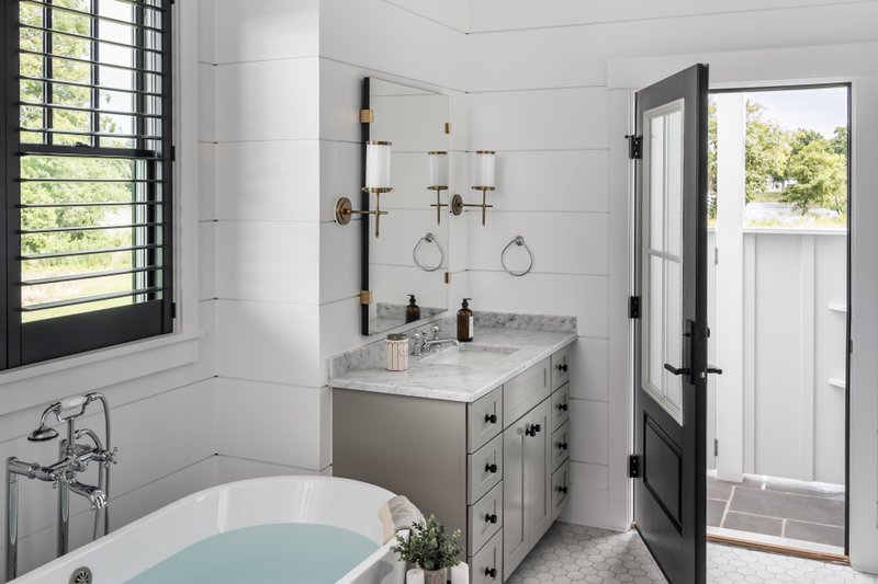 House Blueprint - Interior - Master Bathroom for Farmhouse House Plan #928-373 - 3 bed, 3.5 bath