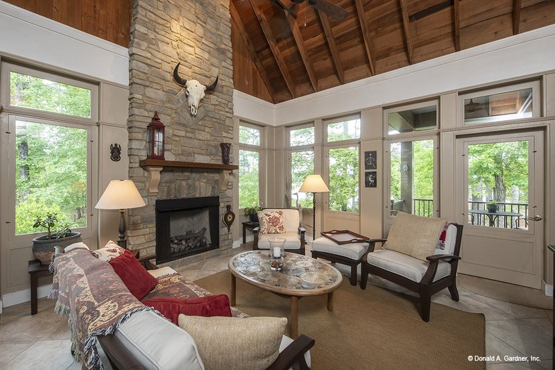 Home Plan - Sunroom