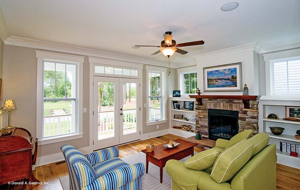 Country Style House Plan - 3 Beds 2.5 Baths 2359 Sq/Ft Plan #929-518