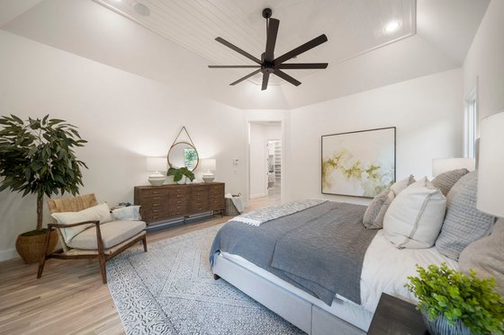 Interior - Master Bedroom 3 for Traditional House Plan #1098-8 - 4 bed, 4.5 bath